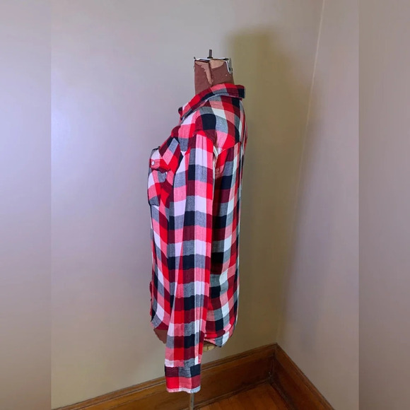 Levi’s flannel shirt, lined flannel button up, fall flannel - Picture 4 of 10